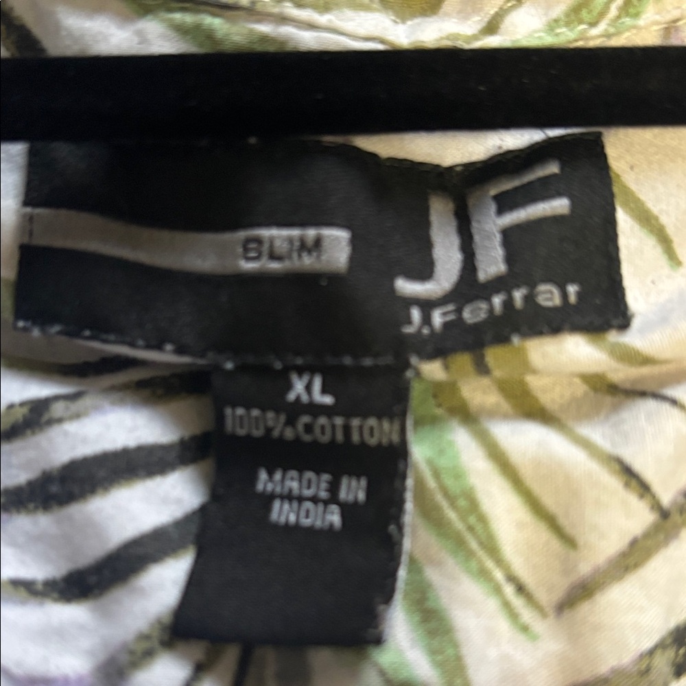 Casual White Short-Sleeve Button-Down Shirt with Green & Pink Leaf Print - Picture 3 of 3